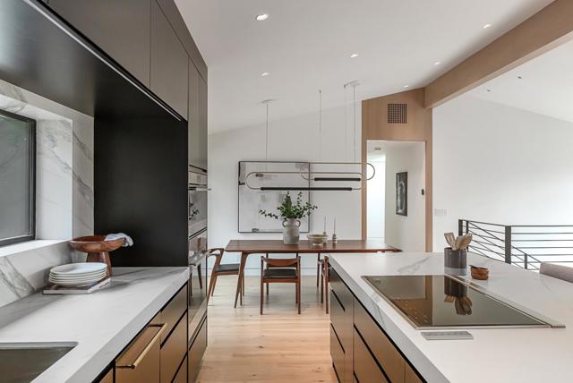 26896 Alejandro Drive, Los Altos Hills CA: https://media.crmls.org/mediaz/3dfcd175-b4e2-4142-99a1-044614aca2ce.jpg