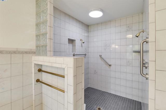 1069 Coombsville Rd, Napa CA: https://media.crmls.org/mediaz/3dfce138-5ef0-4eea-b3de-d58d1a3d33b3.jpg