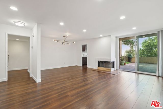 4275 Via Arbolada, Los Angeles CA: https://media.crmls.org/mediaz/3dfce5dd-6367-4f6c-85e9-63c9323531c0.jpg