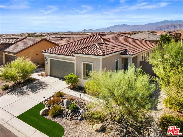 43 Zinfandel, Rancho Mirage CA: https://media.crmls.org/mediaz/3dfd2166-86f4-4195-a50e-90273241fc20.jpg