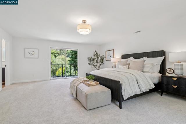 6 Greenwood Ct, Orinda CA: https://media.crmls.org/mediaz/3dfd434a-ab13-4d9e-841c-0a62653c04c5.jpg