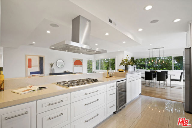 15224 Encanto Drive, Sherman Oaks CA: https://media.crmls.org/mediaz/3dfd5f78-6b0f-43f5-bcc1-e382c1f102a9.jpg