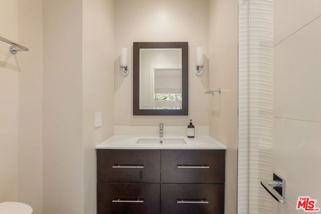 650 N Tigertail Road, Los Angeles CA: https://media.crmls.org/mediaz/3dfd6613-9e36-4982-aa64-c6c55f4fd05f.jpg