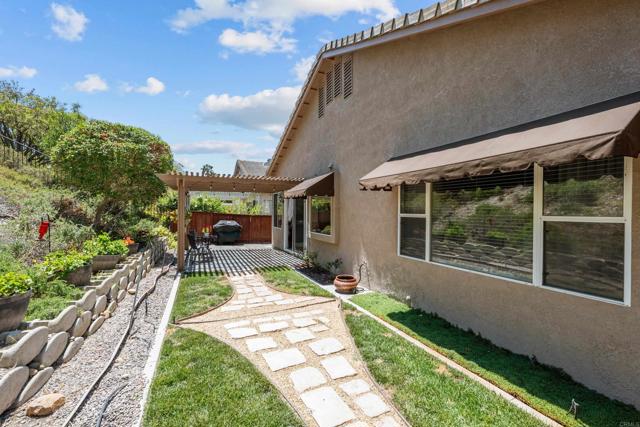 11075 Mulgrave Road, San Diego CA: https://media.crmls.org/mediaz/3dfdb182-122e-469c-b661-10a0e7f85712.jpg