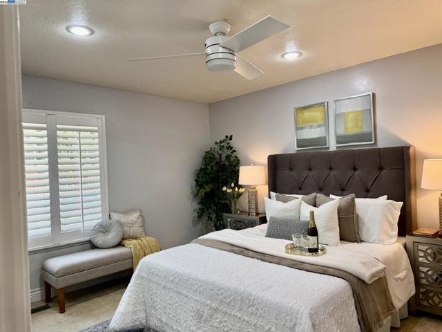 4955 Swindon Pl, Newark CA: https://media.crmls.org/mediaz/3dfed838-5c16-4d01-8651-7c2dacb700cd.jpg