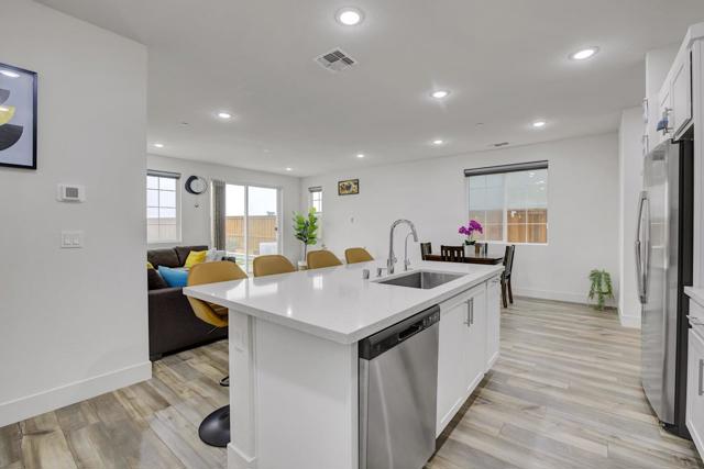 5938 Lenin Priego Street, Tracy CA: https://media.crmls.org/mediaz/3dff1e12-2516-4515-9aab-016354b7c087.jpg