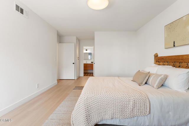 4490 Lubbock Drive, Simi Valley CA: https://media.crmls.org/mediaz/3dff3739-c3b2-47ff-8d0b-4964ef74f843.jpg
