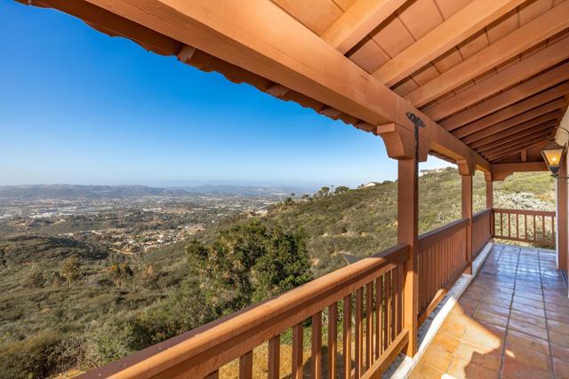 859 Cocos Dr, San Marcos CA: https://media.crmls.org/mediaz/3dff3d6e-000e-4258-9904-edf734056ae5.jpg