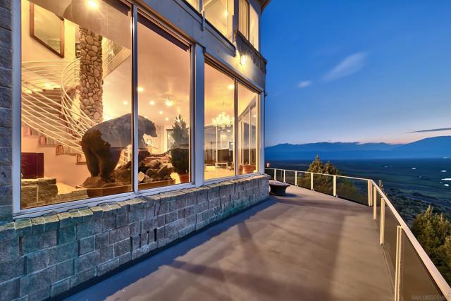 350 Aspen Lane, Bridgeport CA: https://media.crmls.org/mediaz/3e0080cd-290d-4f34-9c53-46140fefddbb.jpg