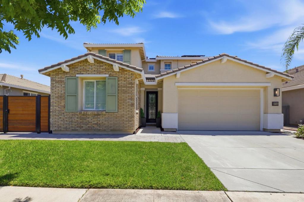 9732 Zuni Lane