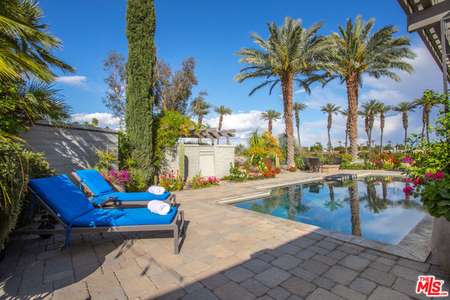 4 Trinity Court, Rancho Mirage CA: https://media.crmls.org/mediaz/3e016155-c72c-440f-93b5-47366bfa874d.jpg