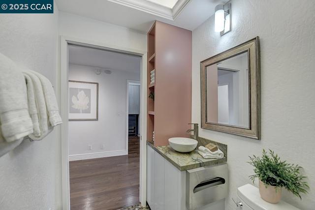 3244 Terra Granada Dr, Walnut Creek CA: https://media.crmls.org/mediaz/3e0192fb-f05b-487f-8163-67b847703ad8.jpg