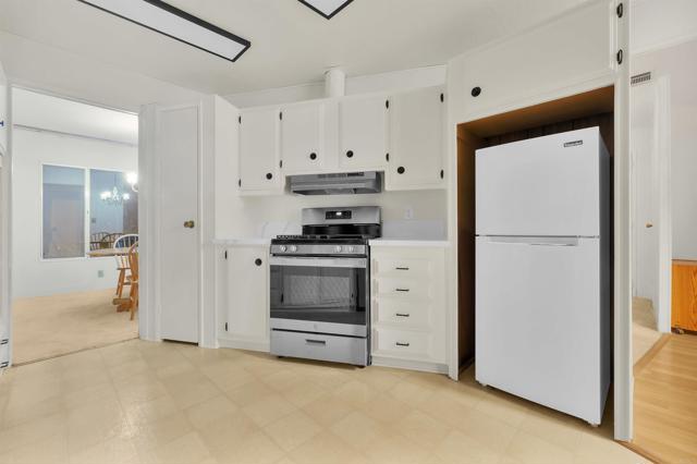 Detail Gallery Image 5 of 14 For 243 Havenview Lane, Oceanside,  CA 92056 - 2 Beds | 2 Baths