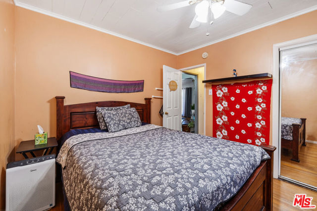 5184 Caspar Avenue, Los Angeles CA: https://media.crmls.org/mediaz/3e03a3b8-816d-483c-88cd-3b7d475df33f.jpg