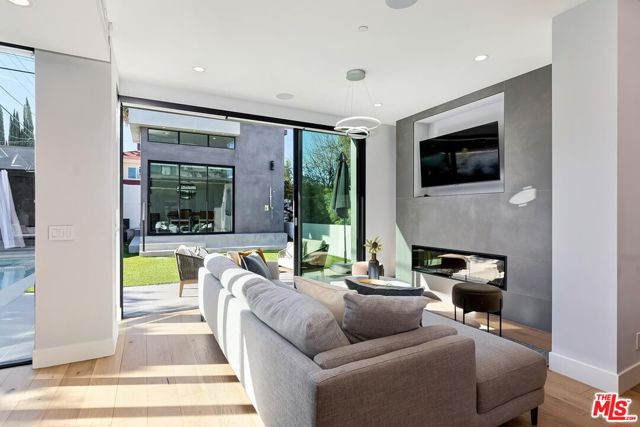 489 S Willaman Drive, Los Angeles CA: https://media.crmls.org/mediaz/3e03d0f9-3591-4191-bebe-3160331b7a54.jpg