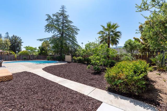 20722 Verde Vista Lane, Saratoga CA: https://media.crmls.org/mediaz/3e0426c1-6000-4045-93dd-3e5f7eec7b80.jpg