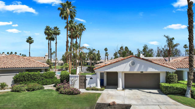 80671 Cherry Hills Drive, La Quinta CA: https://media.crmls.org/mediaz/3e045f70-a59c-45a5-98b8-e8cc2e57e44f.jpg