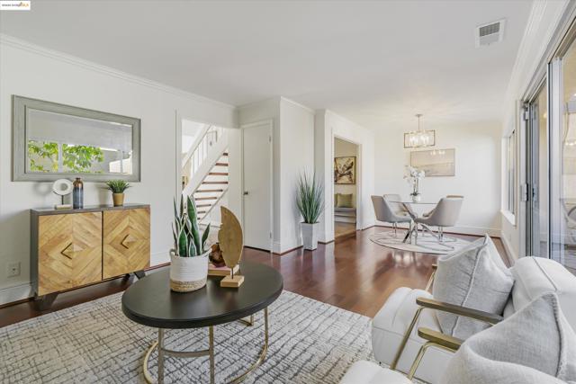 15 Long Creek Cir, Clayton CA: https://media.crmls.org/mediaz/3e047965-8f84-47ac-98fa-d2955a525676.jpg