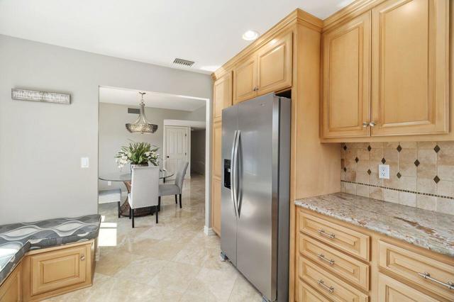 26 Majorca Drive, Rancho Mirage CA: https://media.crmls.org/mediaz/3e05da0f-2312-4207-af0e-8f2bb016fd61.jpg