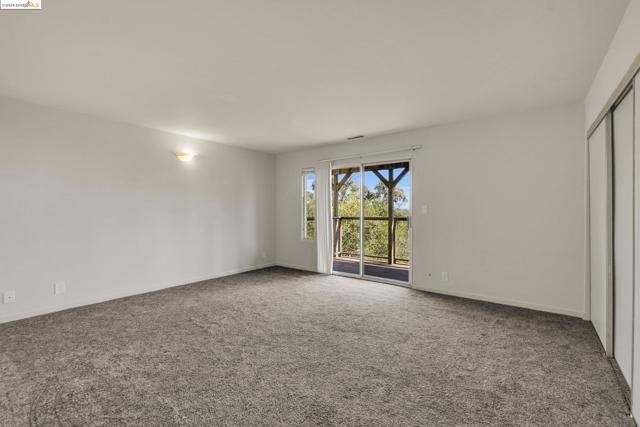 2001 Manzanita Dr, Oakland CA: https://media.crmls.org/mediaz/3e0737c3-e54e-4598-a6a0-d842eb4954c8.jpg