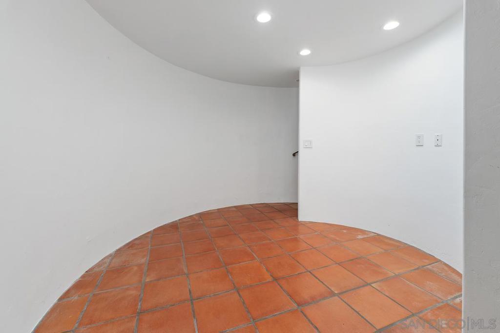 MLS #250037432SD image #34