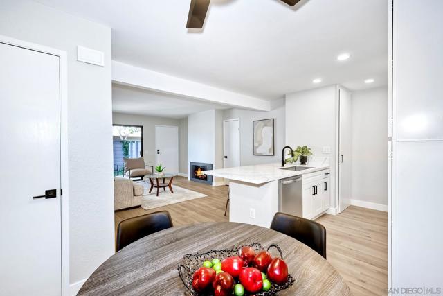 9209 Village Glen Dr, San Diego CA: https://media.crmls.org/mediaz/3e086dca-1775-4982-b259-5db431ceed0a.jpg