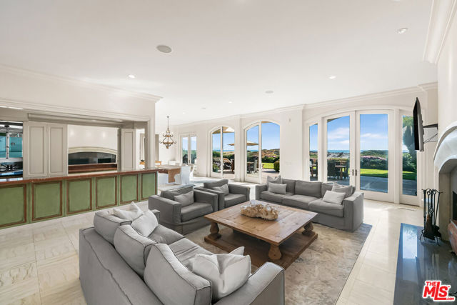 0 Broad Beach Road, Malibu CA: https://media.crmls.org/mediaz/3e0896d5-054c-4b25-a490-d6456b11898b.jpg