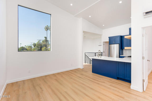 Detail Gallery Image 4 of 30 For 4947 Stratford Rd, Los Angeles,  CA 90042 - 5 Beds | 2 Baths