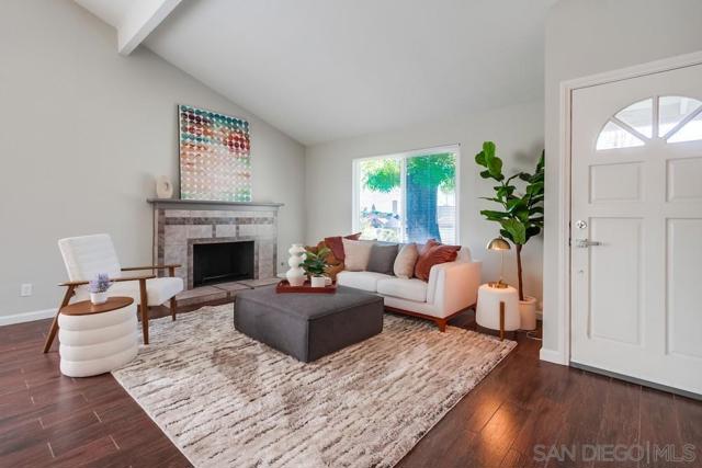 950 Funquest Dr, Fallbrook CA: https://media.crmls.org/mediaz/3e09f758-e9ee-417d-876b-e7f4aa732f77.jpg