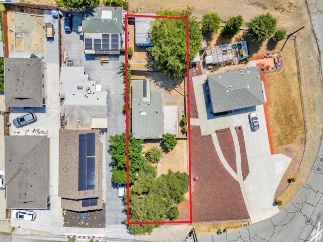 865 Old Canyon Road, Fremont CA: https://media.crmls.org/mediaz/3e0a220f-34d3-4a74-8709-34b1ce620034.jpg