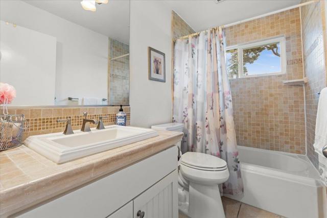 640 Rio Del Mar Boulevard, Aptos CA: https://media.crmls.org/mediaz/3e0a25ab-e8b7-466d-8321-956e7b1a047e.jpg