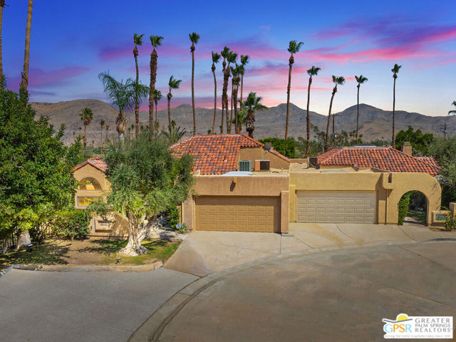 2910 Cervantes Court, Palm Springs CA: https://media.crmls.org/mediaz/3e0a2a70-b156-4ad1-b876-d4fc05e498ff.jpg