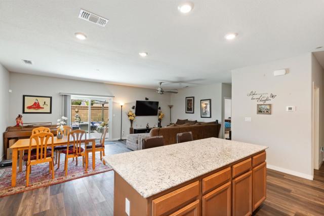 2066 Greenbriar Drive, Los Banos CA: https://media.crmls.org/mediaz/3e0a9ce3-fac1-4e37-be9b-27536d1c7259.jpg