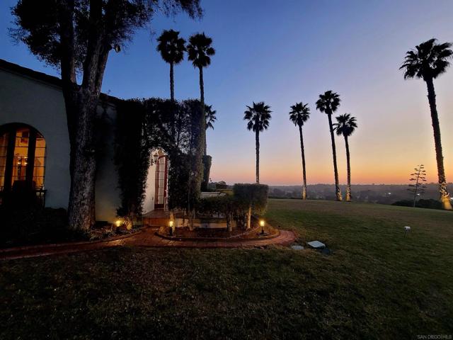 3928 La Cresta Way, Bonita CA: https://media.crmls.org/mediaz/3e0ac5eb-c432-445b-94f3-924015440b29.jpg