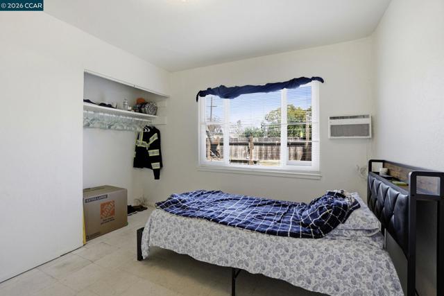 1990 Sunshine Dr, Concord CA: https://media.crmls.org/mediaz/3e0b0036-c13b-4147-9270-51d61fb5e696.jpg