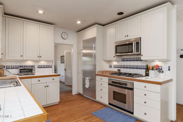 2228 Chapala Street, Santa Barbara CA: https://media.crmls.org/mediaz/3e0b366b-9428-4bce-8802-fe4ed035bb49.jpg