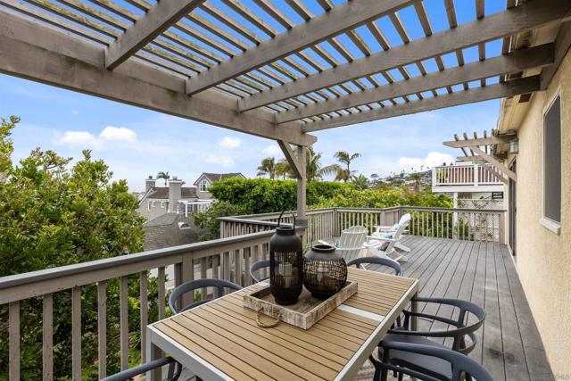 933 Rosecrans, San Diego CA: https://media.crmls.org/mediaz/3e0b5094-5314-4e1f-8594-1b6024ad0621.jpg
