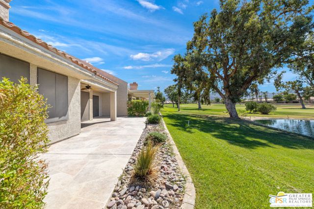 41387 Princeville Lane, Palm Desert CA: https://media.crmls.org/mediaz/3e0b9ca1-6852-4cb6-bded-c4f30444e140.jpg