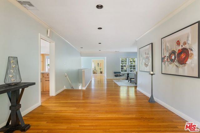 2249 Linnington Avenue, Los Angeles CA: https://media.crmls.org/mediaz/3e0beda6-91ec-474d-a9ec-92b7e3ebbfff.jpg