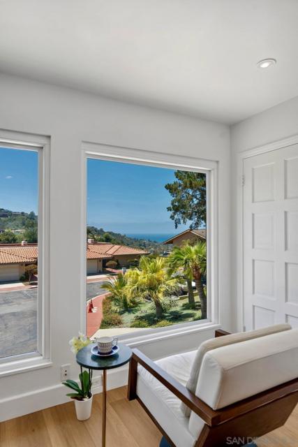 7645 Caminito Coromandel, La Jolla CA: https://media.crmls.org/mediaz/3e0c2aa4-95ad-44b4-9cd3-c457a1df9fb2.jpg