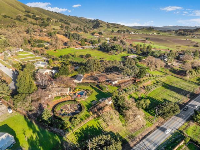 12170 Calle Uvas, Gilroy CA: https://media.crmls.org/mediaz/3e0d498c-da91-4d81-9fcb-f01686109a87.jpg