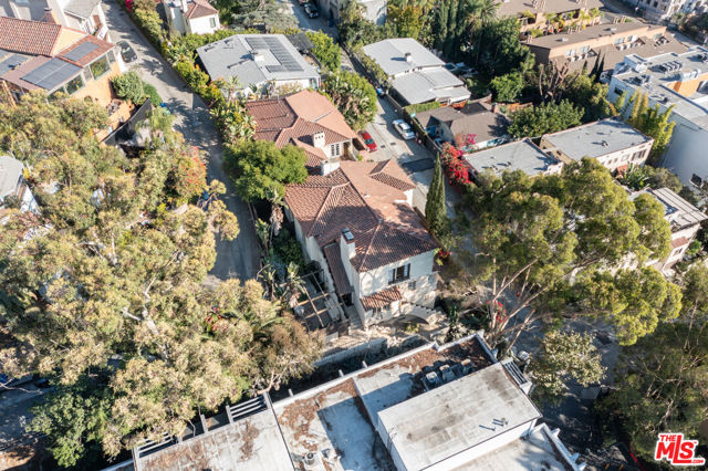 6686 Emmet Terrace, Los Angeles CA: https://media.crmls.org/mediaz/3e0dc87e-e345-4bed-922d-5eae17fbeb63.jpg