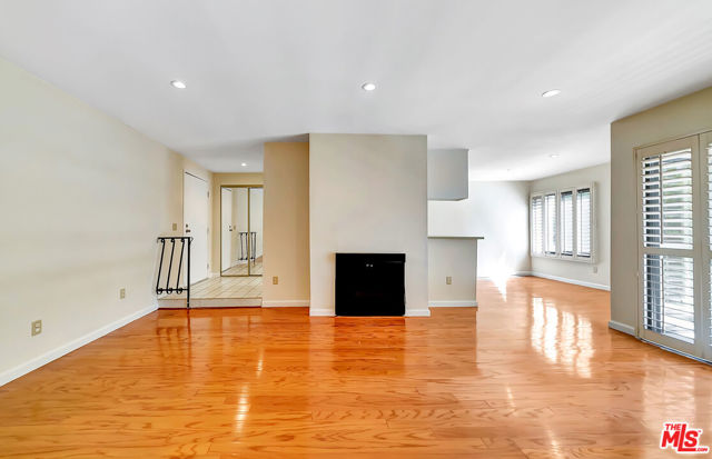 515 North Jackson Street, 116 photo 5