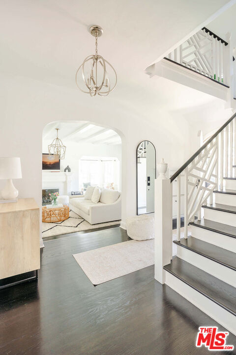 10736 Le Conte Avenue, Los Angeles CA: https://media.crmls.org/mediaz/3e0dd524-6e52-434f-89eb-e8018b156952.jpg