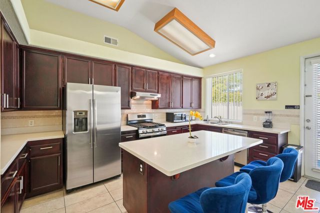 69730 Mccallum Way, Cathedral City CA: https://media.crmls.org/mediaz/3e0e430f-225a-4d50-9f0c-688e483b0974.jpg