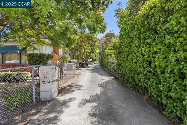 19358 Lake Chabot Rd, Castro Valley CA: https://media.crmls.org/mediaz/3e0e5862-cfe8-44c9-82a5-5afdb016b710.jpg