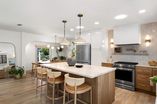 4725 Adams Ave, San Diego CA: https://media.crmls.org/mediaz/3e0e8f22-13f8-4b6d-a16b-3e90d690b948.jpg