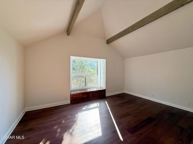 829 Sorrelwood Court, Westlake Village CA: https://media.crmls.org/mediaz/3e0e9b1b-190c-4db1-ae92-21fcc1a90057.jpg