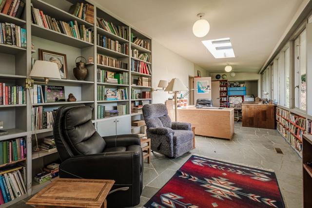 640 Los Trancos Road,  CA: https://media.crmls.org/mediaz/3e0f091f-f4c3-4c72-87d2-7ef08edf9f02.jpg