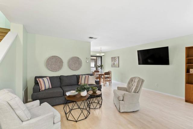 4535 Chateau Drive, San Diego CA: https://media.crmls.org/mediaz/3e0f5225-664f-4d74-9e8d-aaf02f0ca0e6.jpg